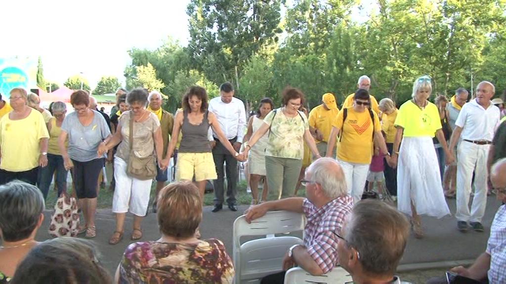 Més de 12.000 persones ballen per la llibertat